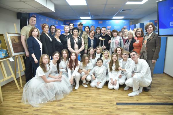 Cоциально-патриотическая выставка «ZOV сердец».