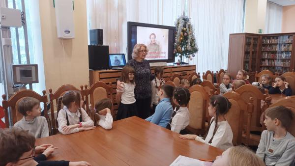 Ну-ка книжка повернись, ну-ка сказка покажись